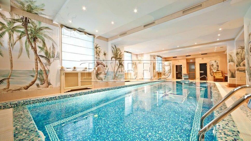 3-этажный коттедж 2 800 м² с отделкой