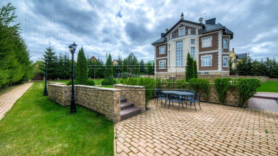 2-этажный коттедж 1 700 м² с отделкой