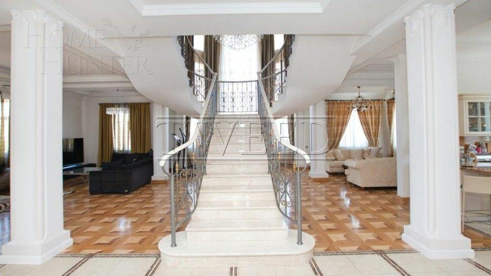 2-этажный коттедж 1 700 м² с отделкой