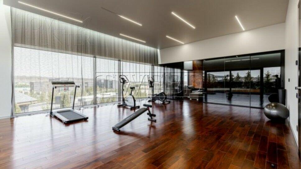 3-этажный коттедж 2 300 м² с отделкой