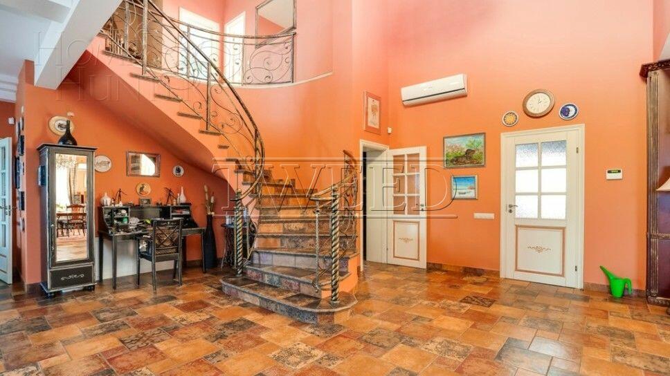 2-этажный коттедж 450 м² с отделкой