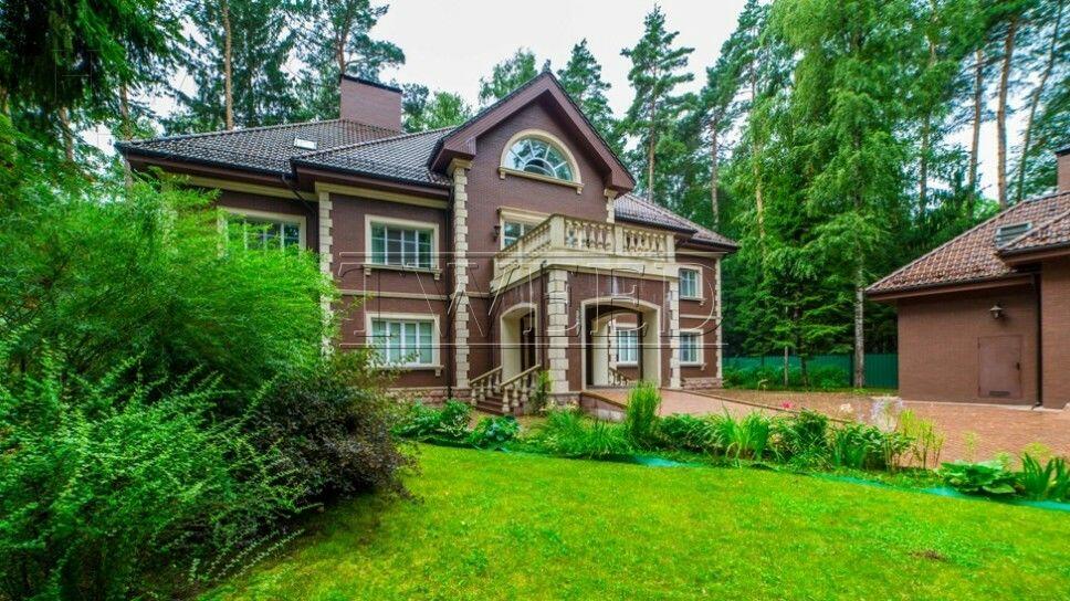 2-этажный коттедж 850 м² с отделкой