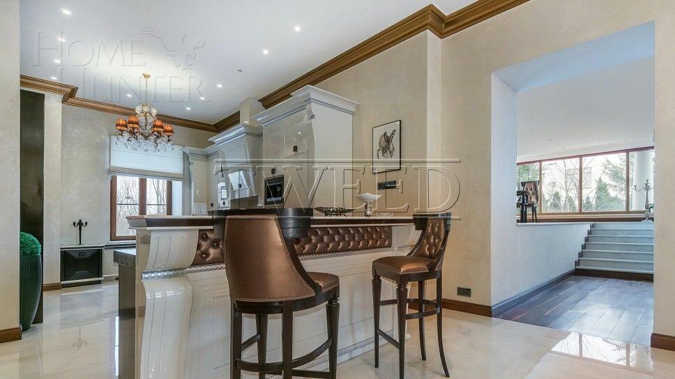 2-этажный коттедж 1 250 м² с отделкой