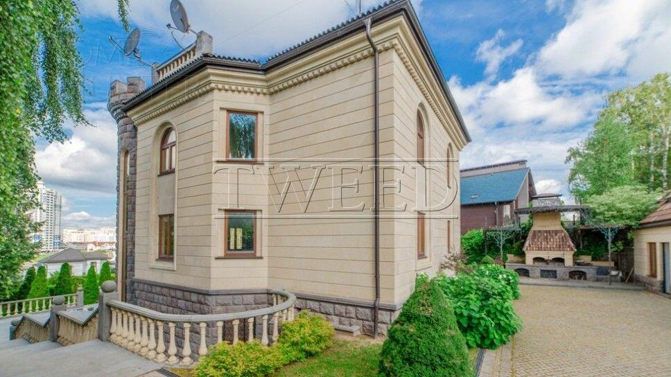 3-этажный коттедж 1 200 м² без отделки