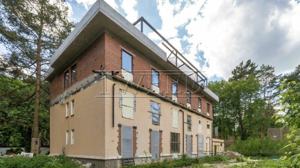 3-этажный коттедж 780 м² без отделки