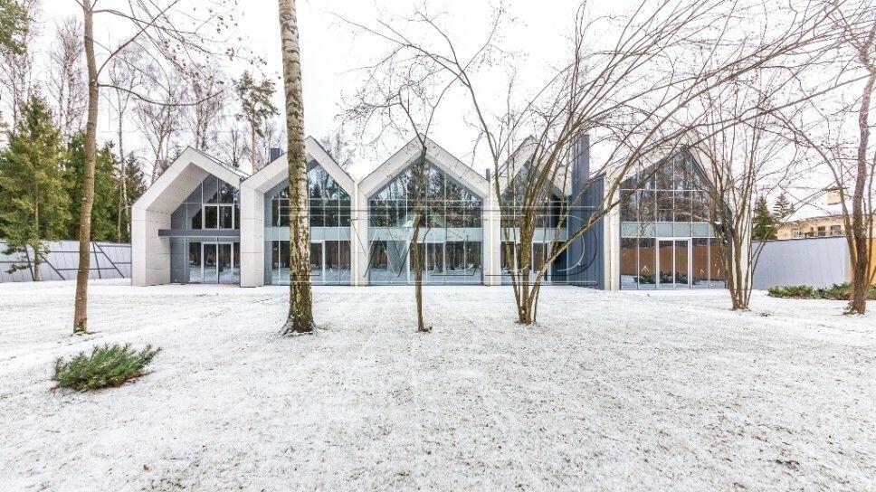 2-этажный коттедж 3 067 м² без отделки