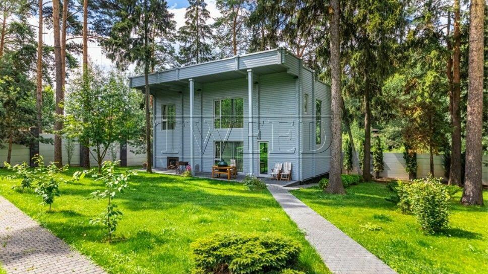 2-этажный коттедж 1 230 м² с отделкой