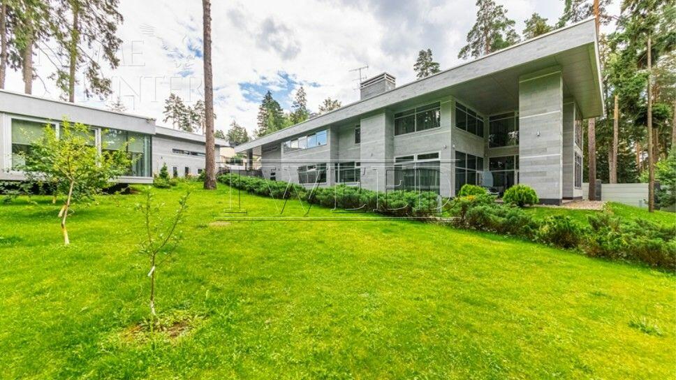 2-этажный коттедж 1 230 м² с отделкой