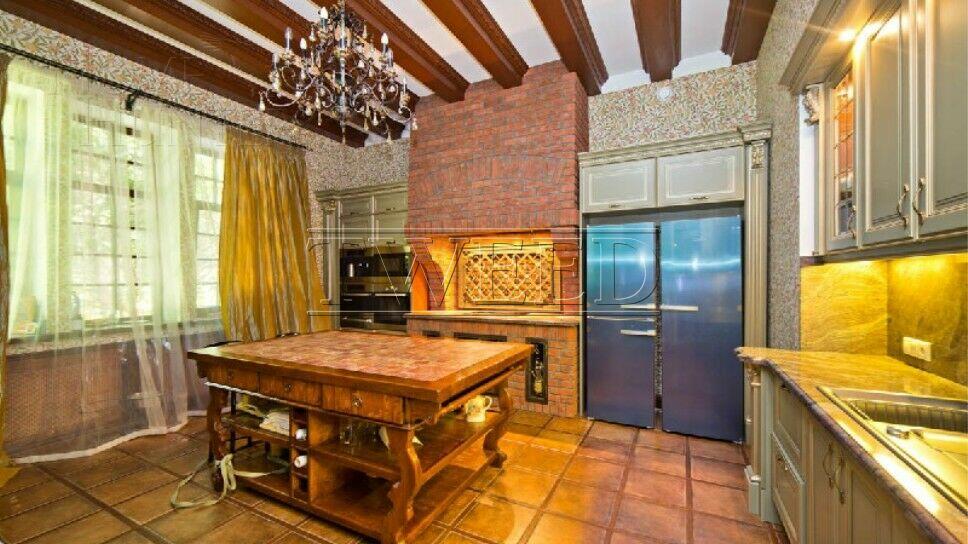 2-этажный коттедж 1 000 м² с отделкой