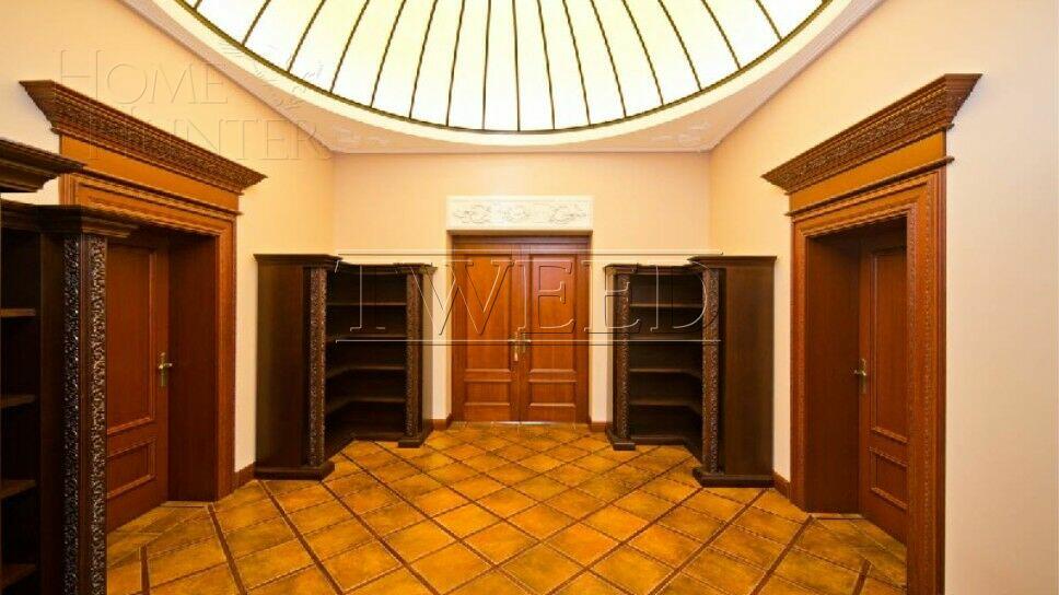 2-этажный коттедж 1 000 м² с отделкой