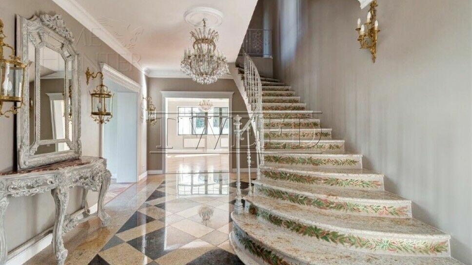 2-этажный коттедж 931.2 м² с отделкой