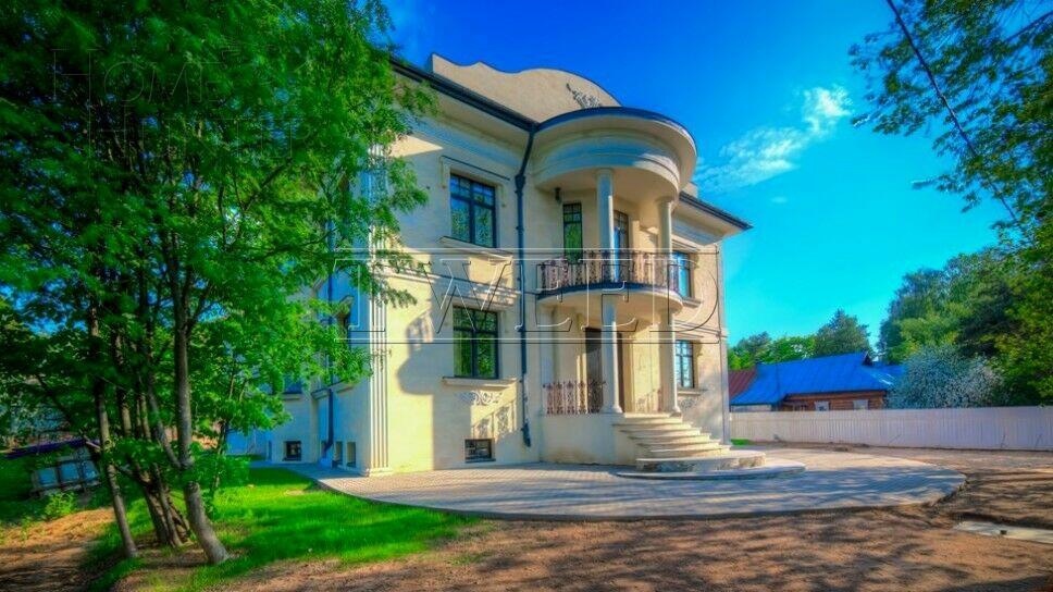 2-этажный коттедж 931.2 м² с отделкой