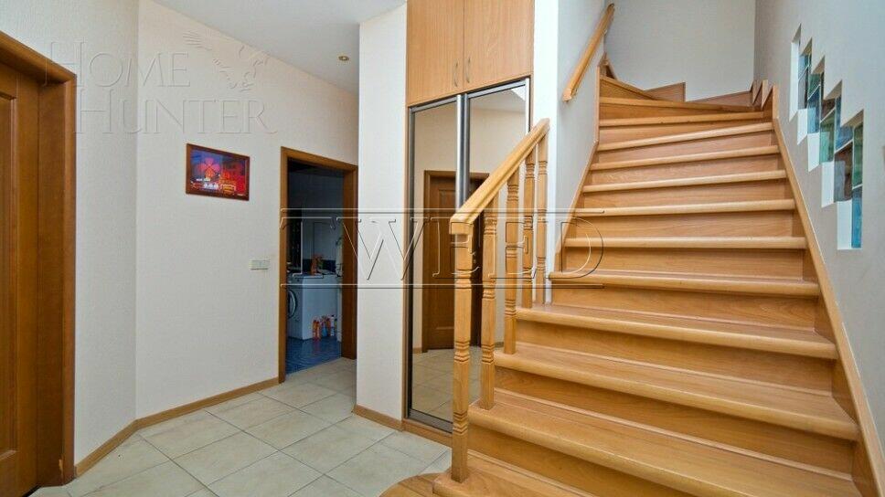 3-этажный коттедж 500 м² с отделкой