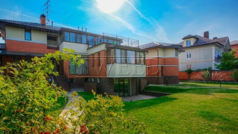 2-этажный коттедж 720 м² с отделкой