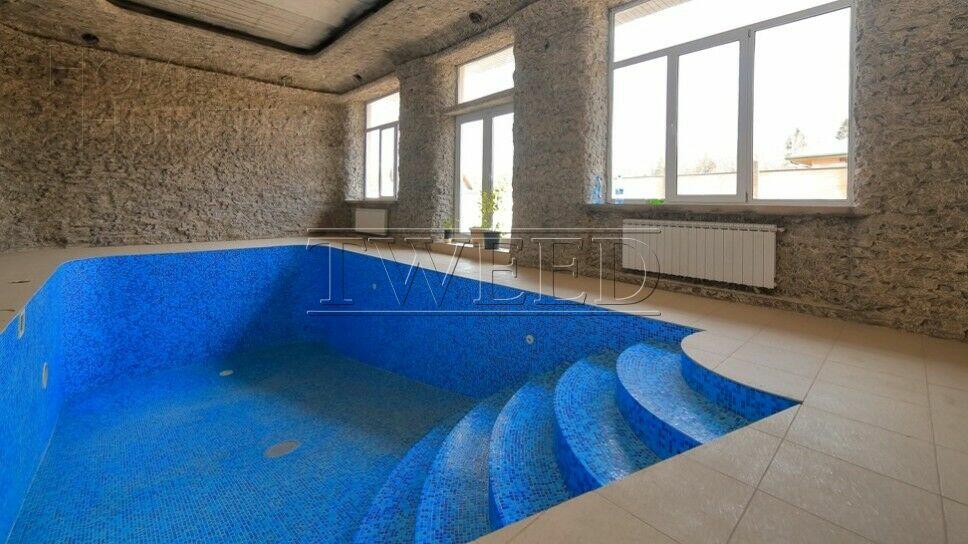 2-этажный коттедж 1 000 м² с отделкой