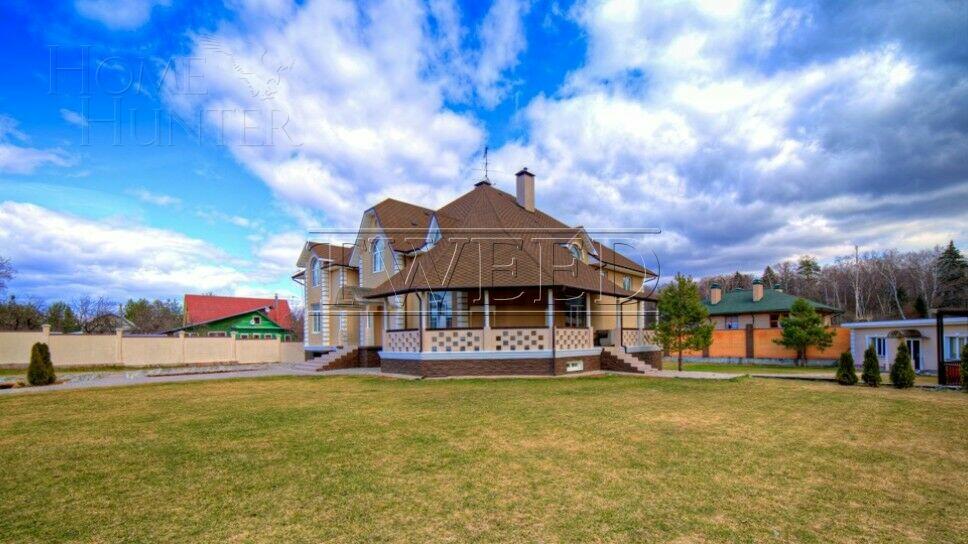 2-этажный коттедж 1 000 м² с отделкой