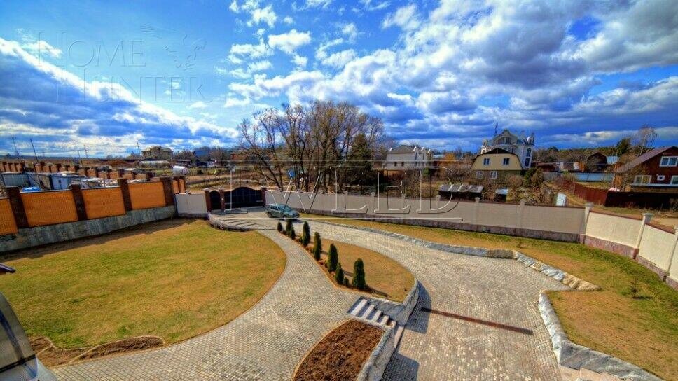 2-этажный коттедж 1 000 м² с отделкой