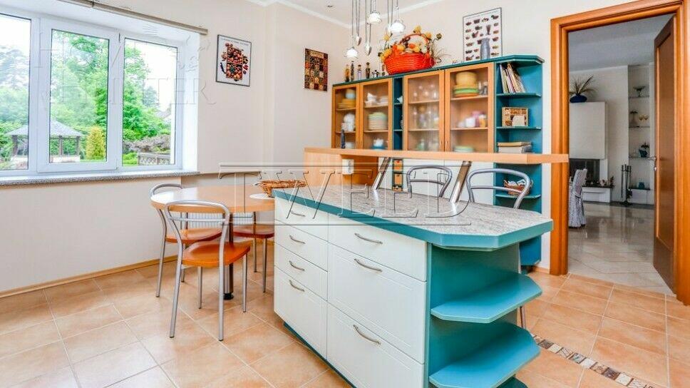 2-этажный коттедж 860 м² с отделкой