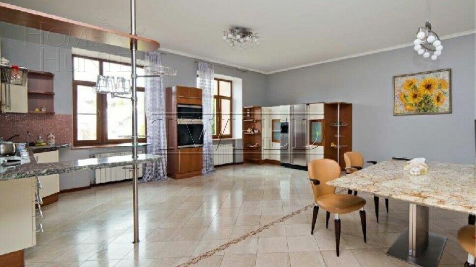 2-этажный коттедж 1 080 м² с отделкой