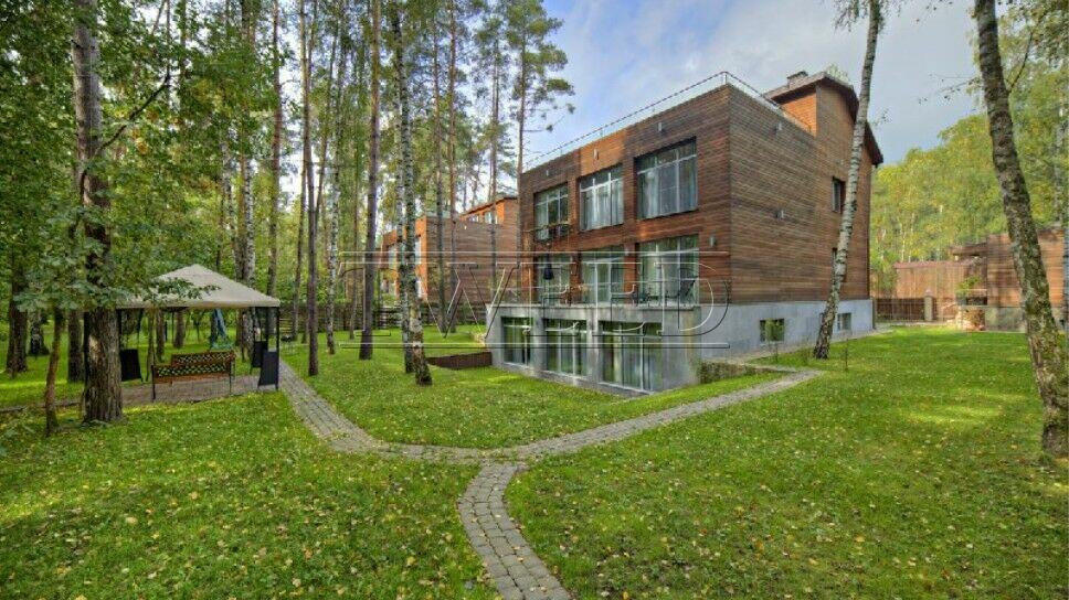 2-этажный коттедж 640 м² с отделкой