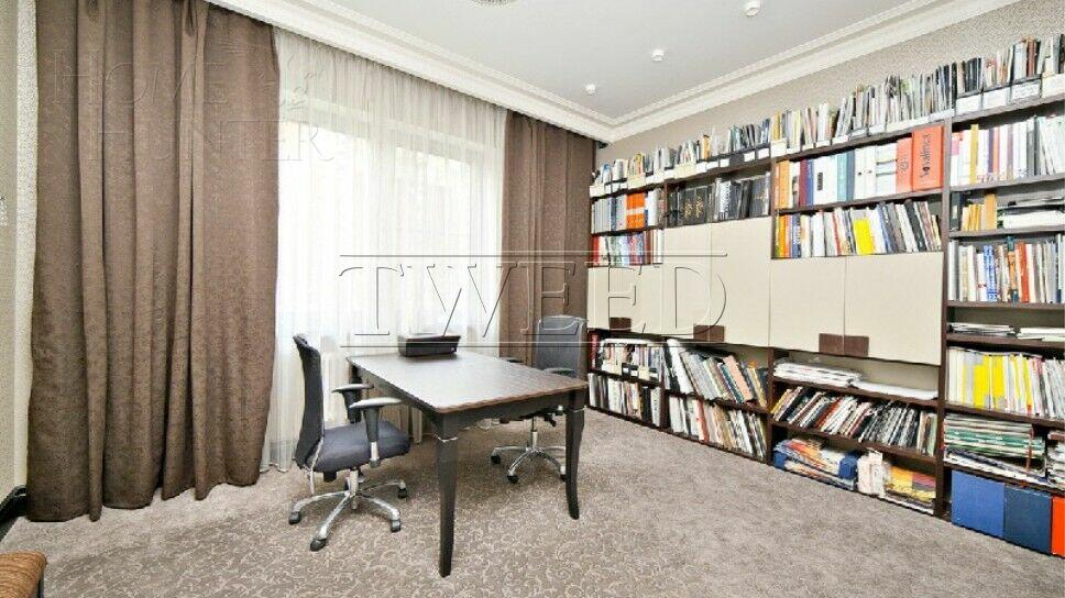 2-этажный коттедж 640 м² с отделкой