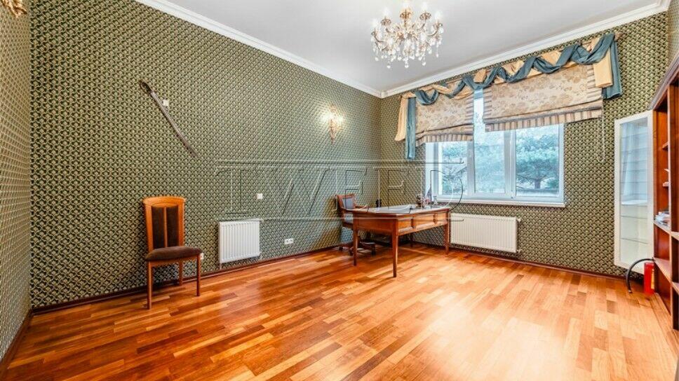 3-этажный коттедж 400 м² с отделкой