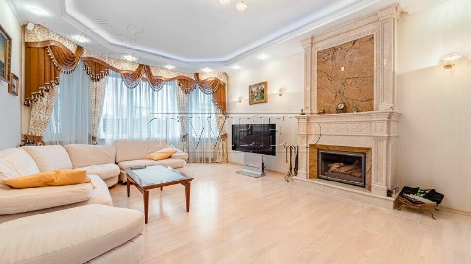 3-этажный коттедж 400 м² с отделкой