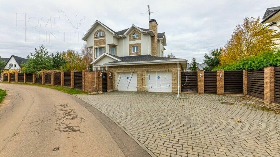 3-этажный коттедж 400 м² с отделкой