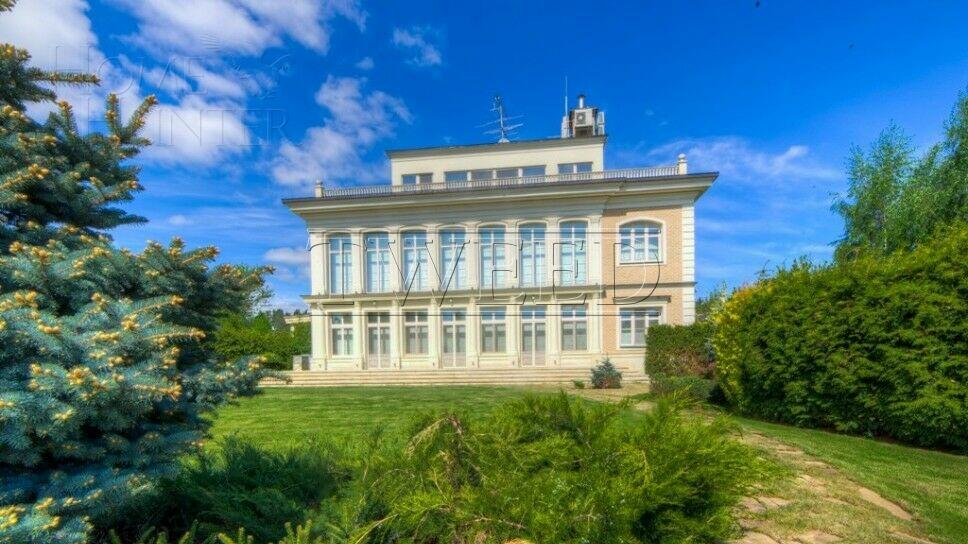 2-этажный коттедж 985 м² с отделкой