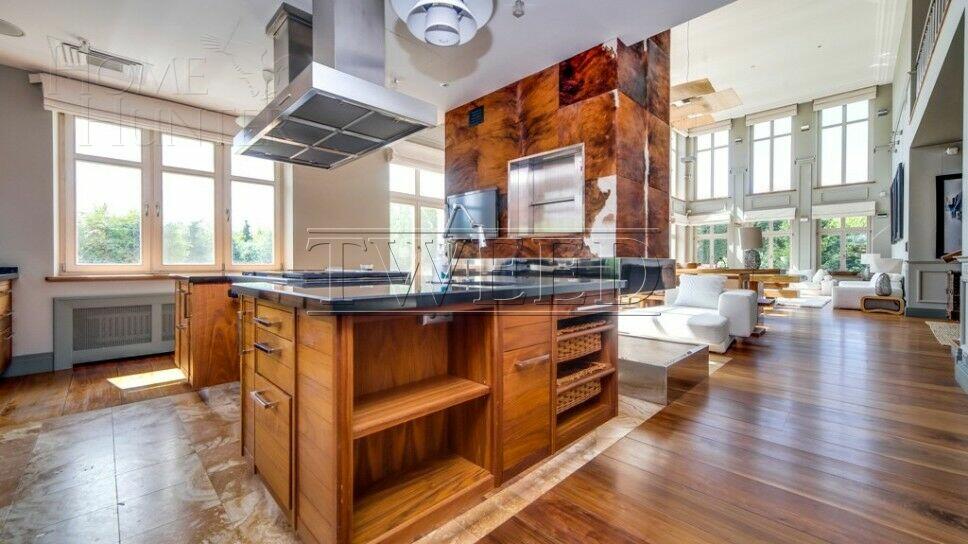 2-этажный коттедж 985 м² с отделкой