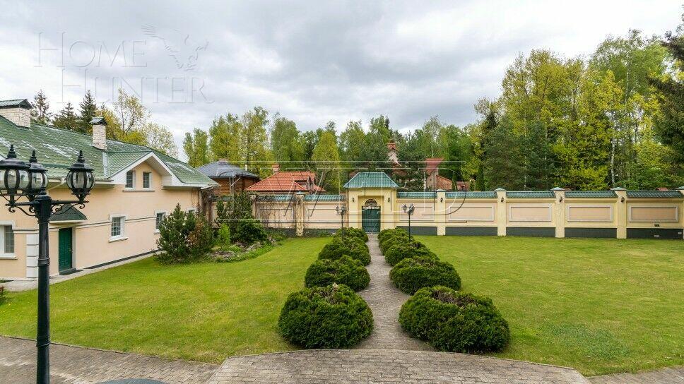 2-этажный коттедж 1 100 м² с отделкой