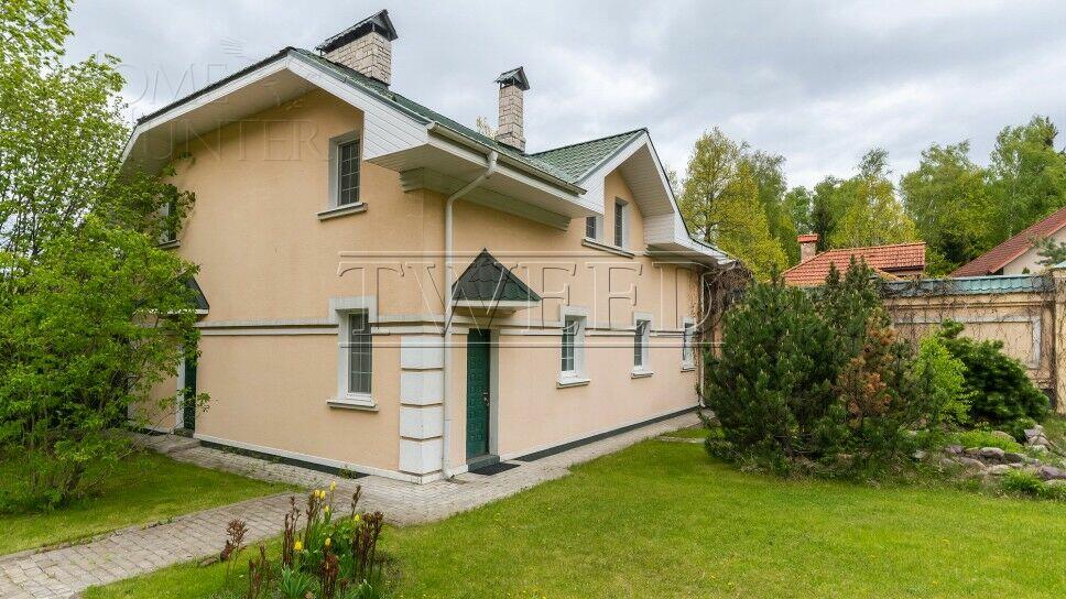 2-этажный коттедж 1 100 м² с отделкой