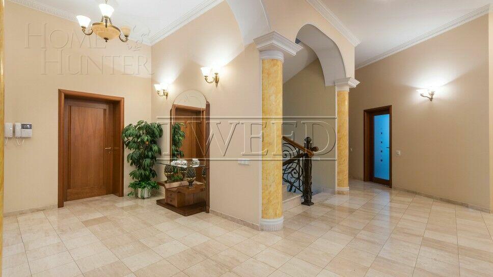 2-этажный коттедж 1 100 м² с отделкой