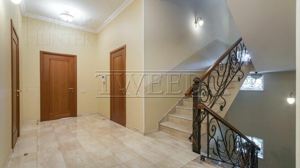 2-этажный коттедж 1 100 м² с отделкой