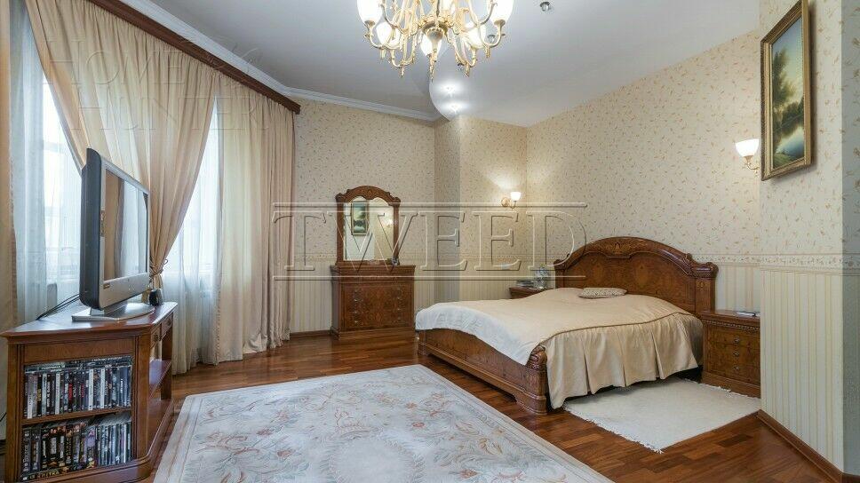 2-этажный коттедж 1 100 м² с отделкой