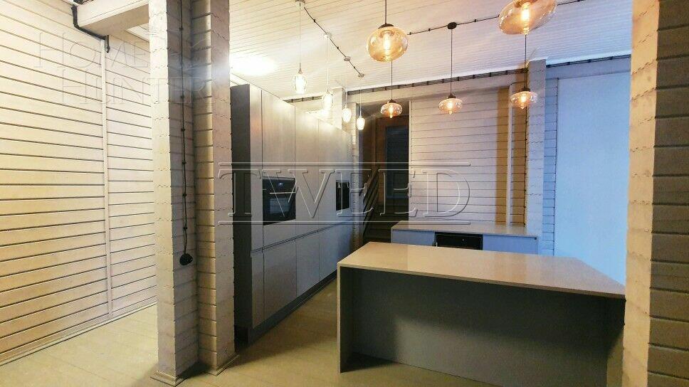 2-этажный коттедж 600 м² с отделкой