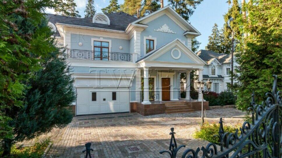 2-этажный коттедж 782.7 м² с отделкой