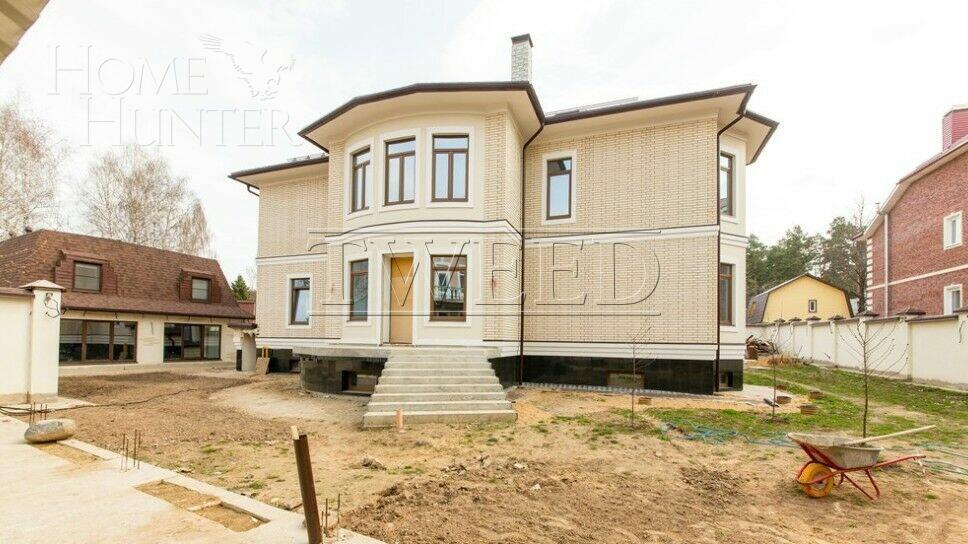 4-этажный коттедж 850 м² с отделкой