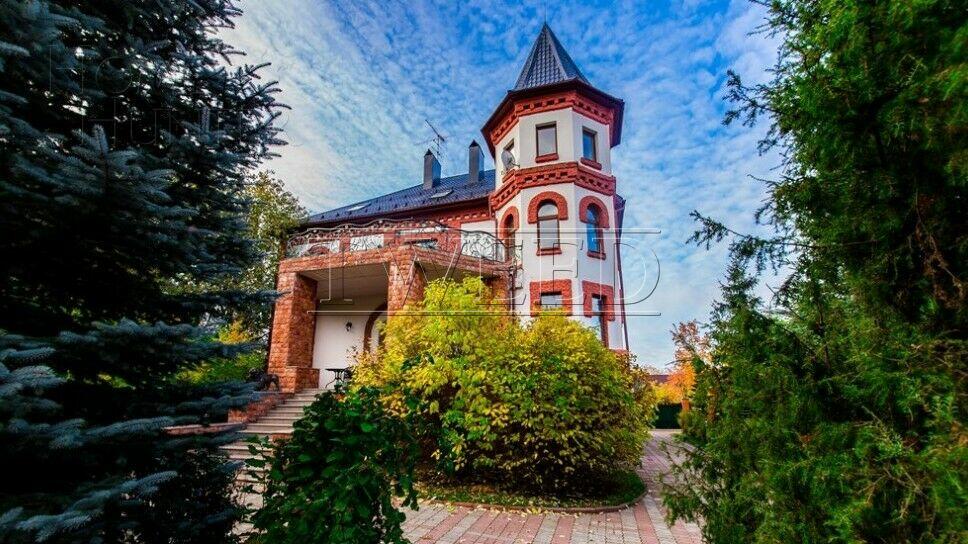 3-этажный коттедж 720 м² с отделкой