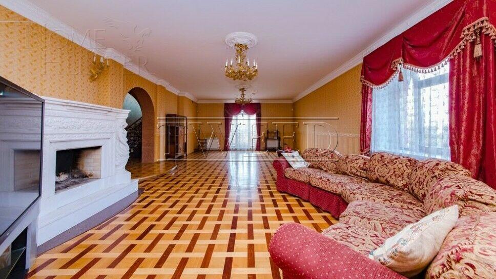 3-этажный коттедж 720 м² с отделкой