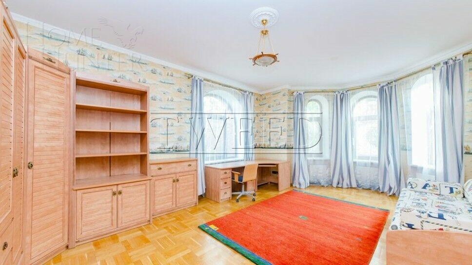 3-этажный коттедж 720 м² с отделкой