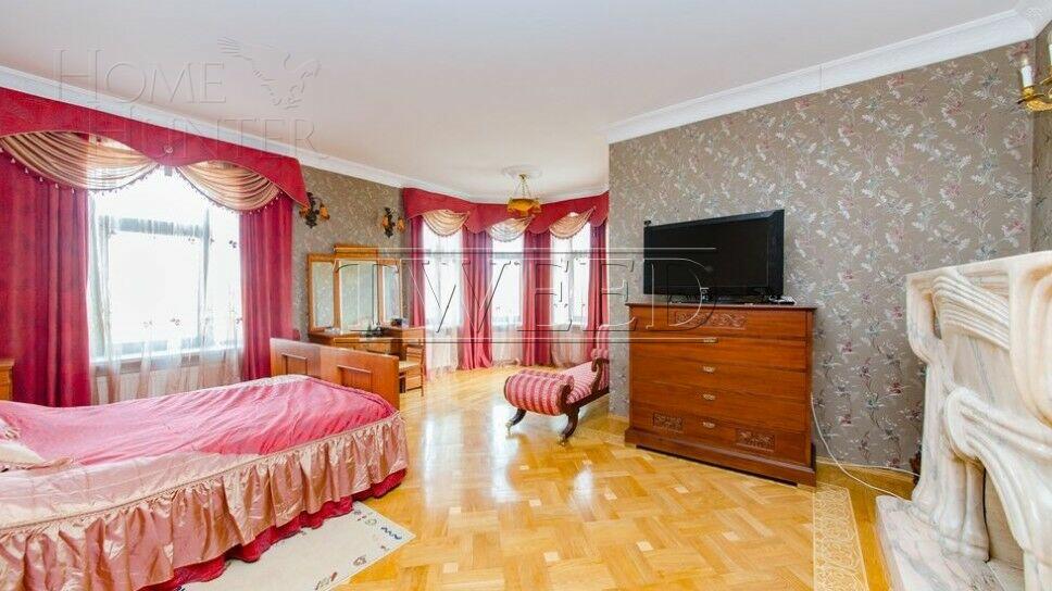 3-этажный коттедж 720 м² с отделкой