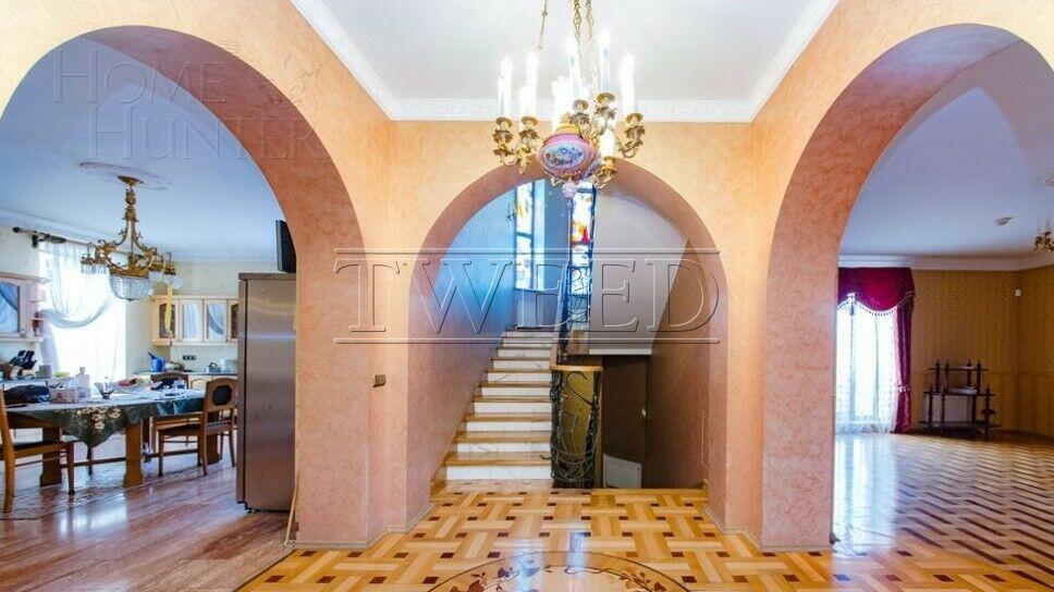 3-этажный коттедж 720 м² с отделкой