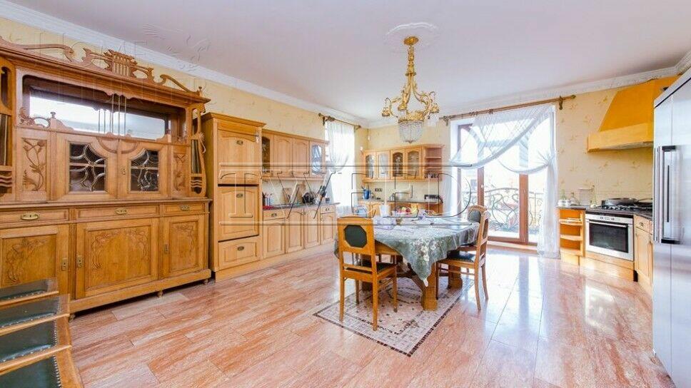 3-этажный коттедж 720 м² с отделкой