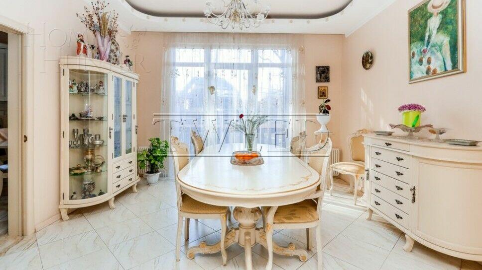 3-этажный коттедж 490 м² с отделкой