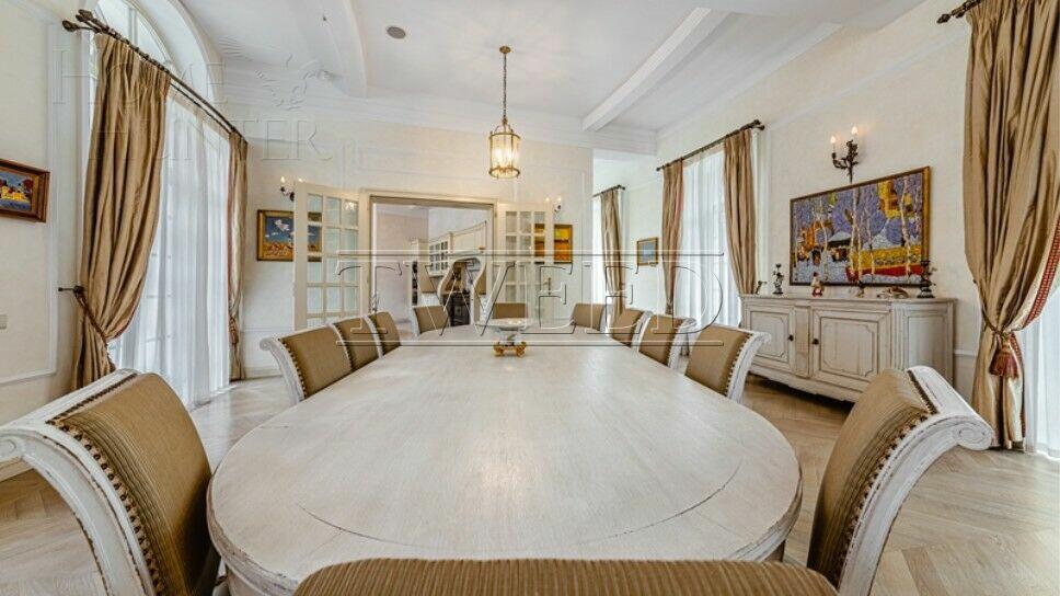 2-этажный коттедж 1 042.4 м² с отделкой