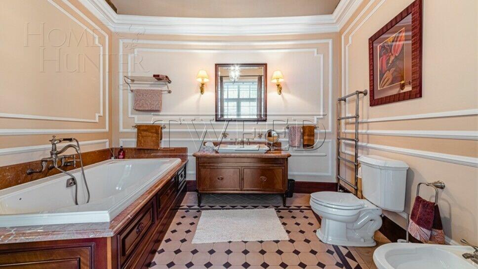 2-этажный коттедж 1 042.4 м² с отделкой