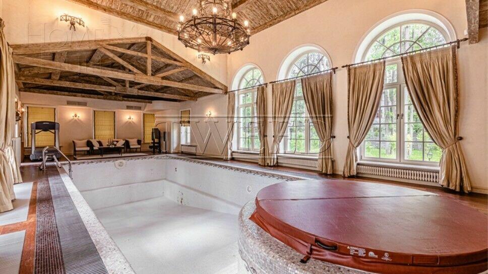 2-этажный коттедж 1 042.4 м² с отделкой