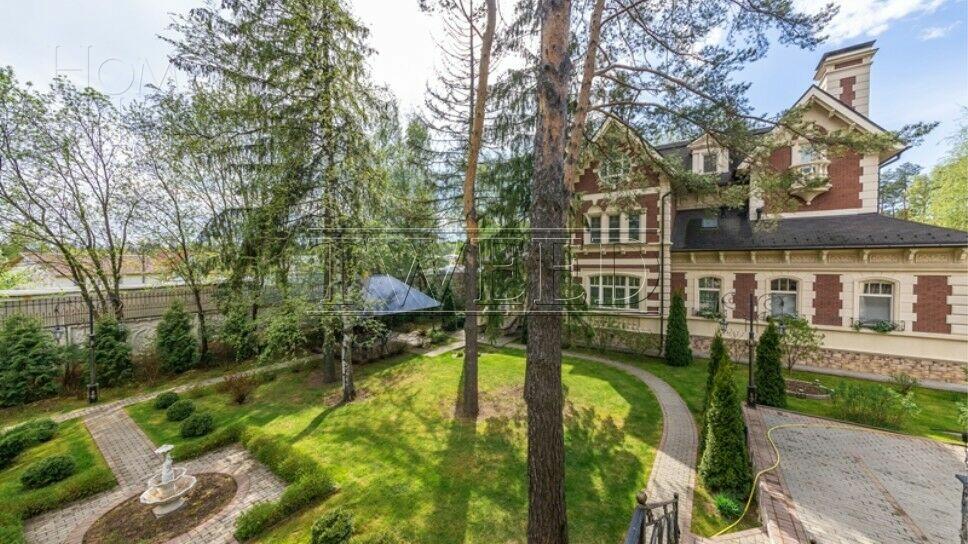 3-этажный коттедж 580 м² с отделкой