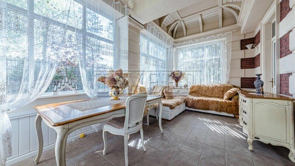 3-этажный коттедж 580 м² с отделкой